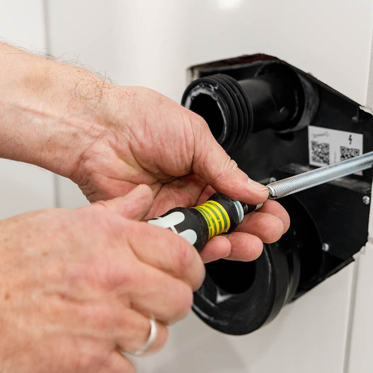 Sanitär-Anschlüsse in der Detailmontage – SHK-Projekt Hamburg